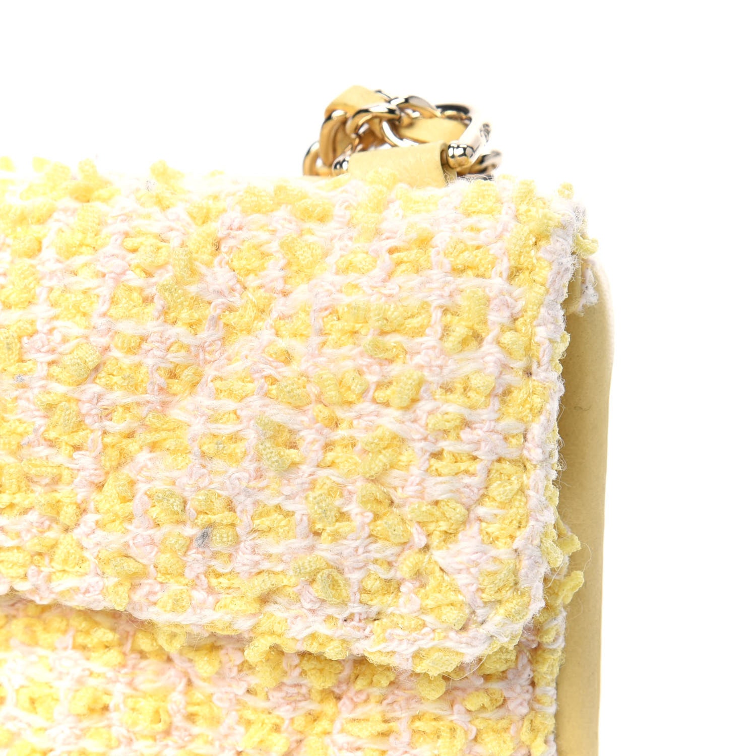 CHANEL イエロー ツイード iPhone12ケース Chanel Tweed Quilted iPhone XII Pro Max Case With Chain Yellow