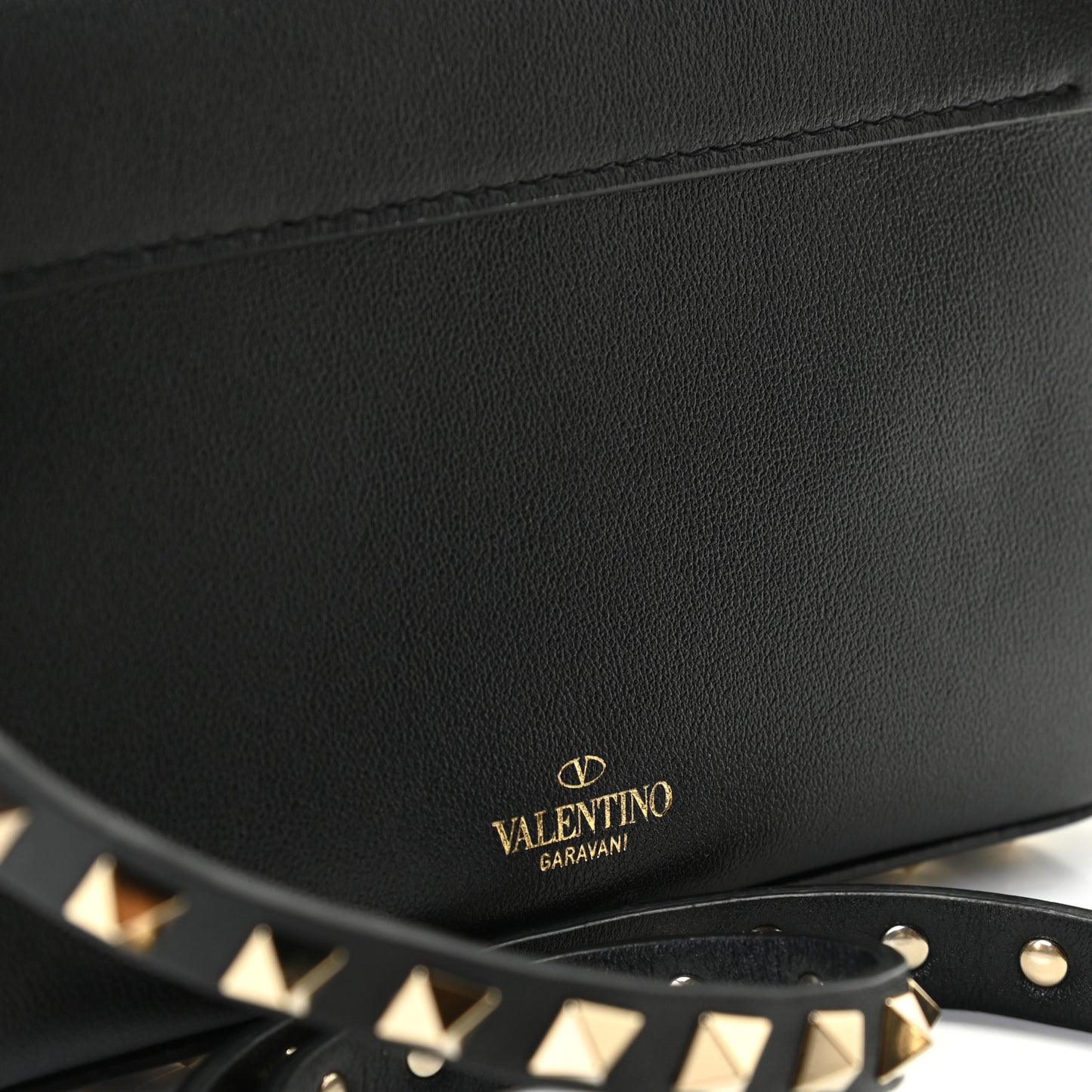 Vitello Rockstud Crossbody Pouch Black