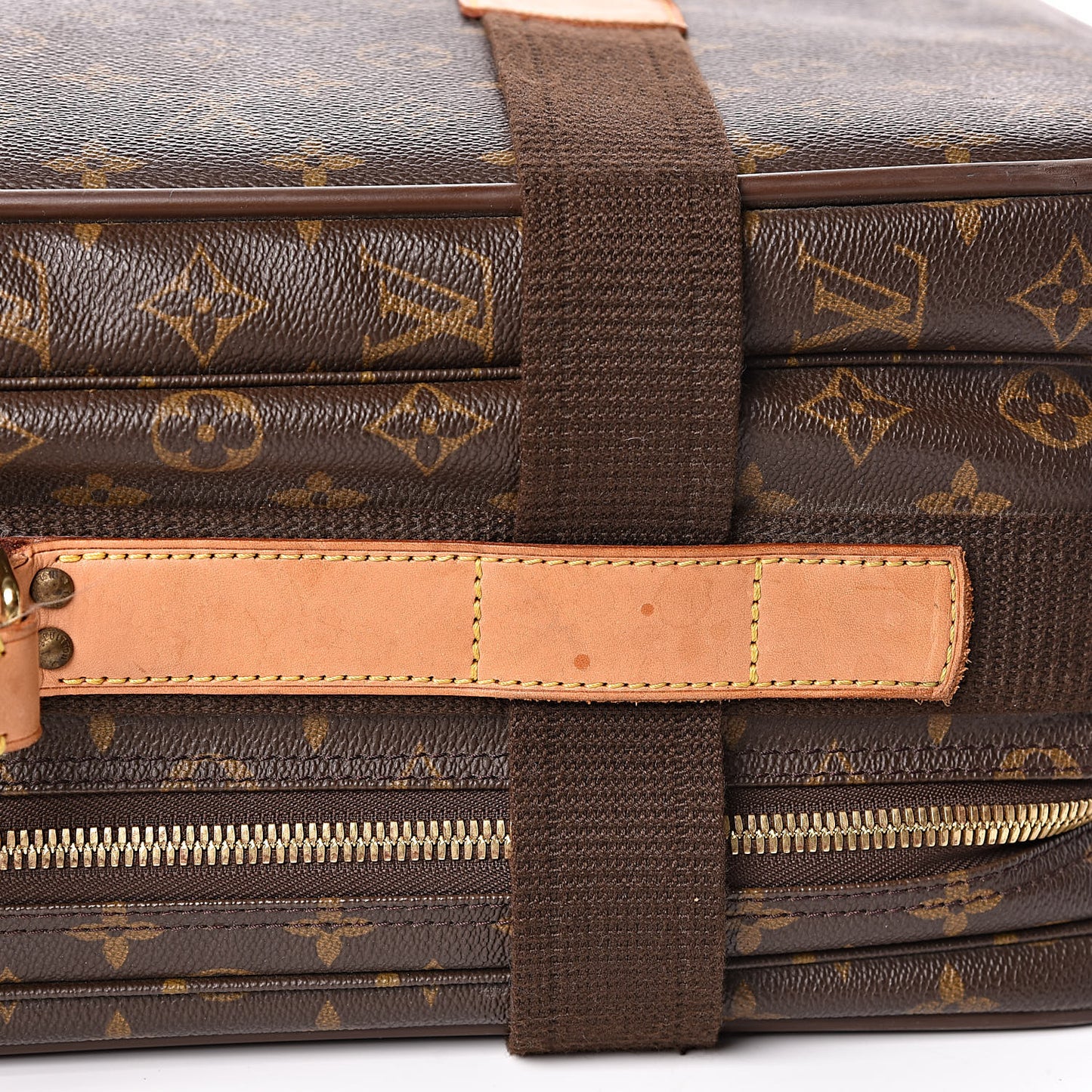 Monogram Satellite 65
