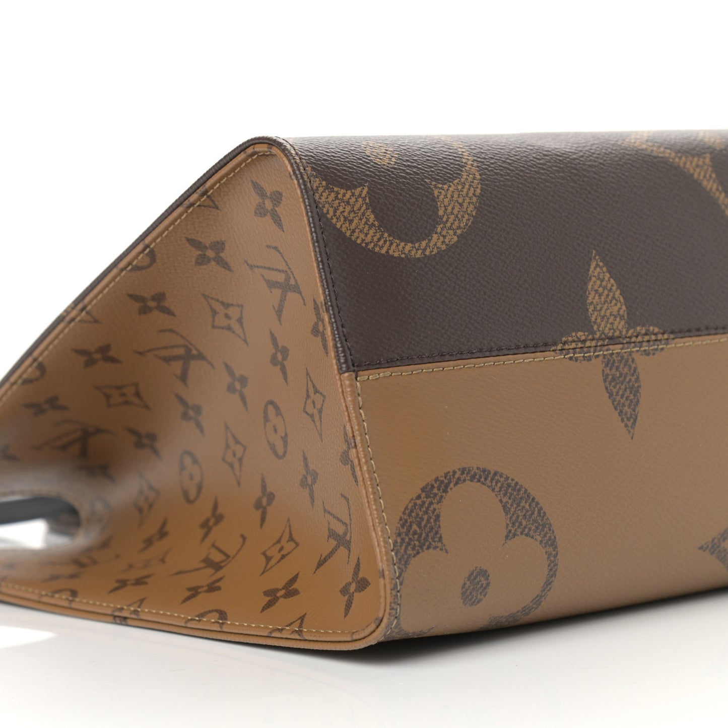 Reverse Monogram Giant Onthego MM
