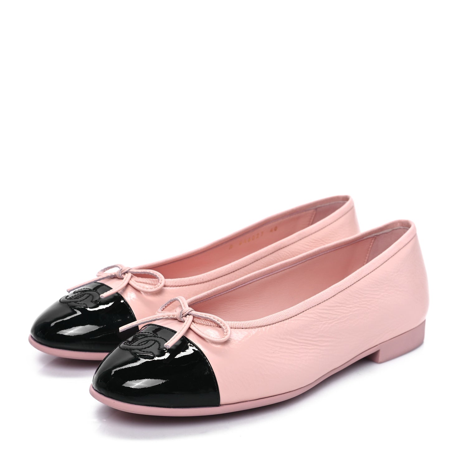 Shiny Crumpled Calfskin Patent CC Cap Toe Ballerina Flats 40 Light Pink Black