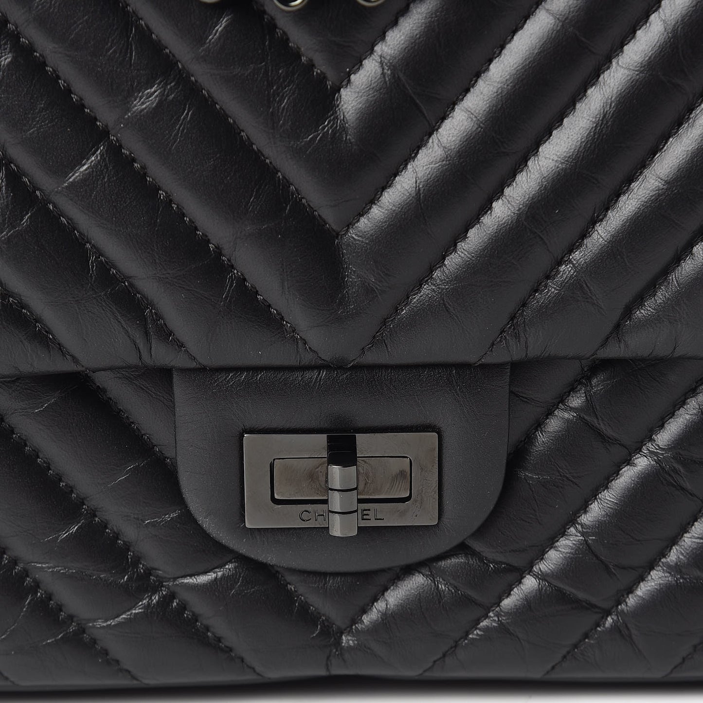 Aged Calfskin Chevron Quilted 2.55 Reissue 226 So Black