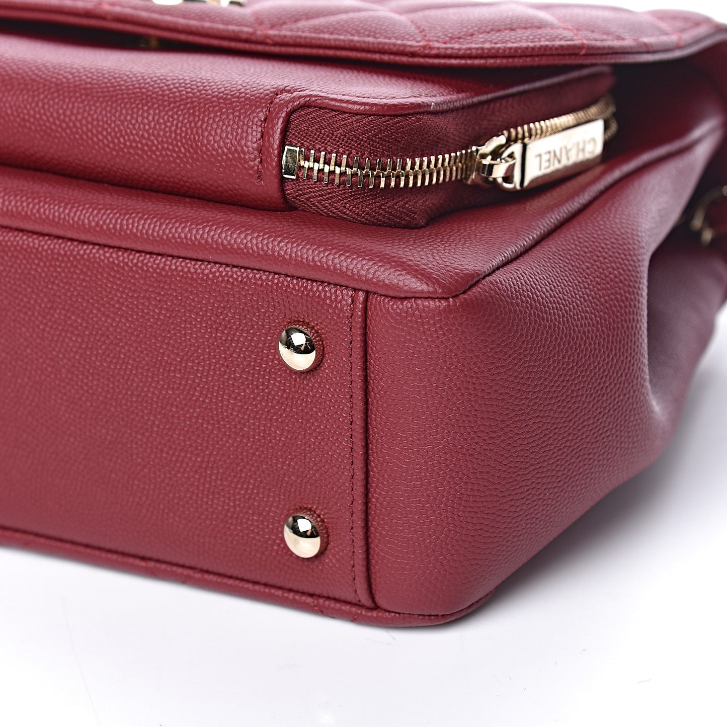 Caviar Quilted Medium Business Affinity Flap Burgundy