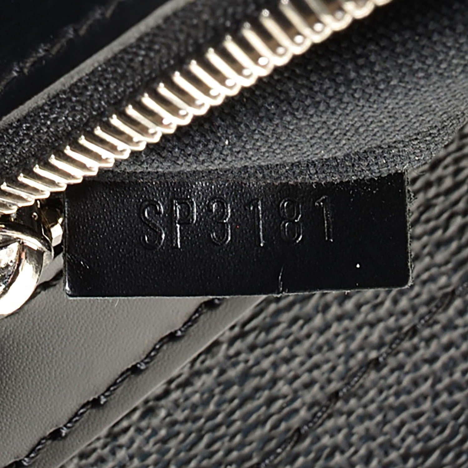 Louis Vuitton Damier Graphite Daniel MM 7 of 7