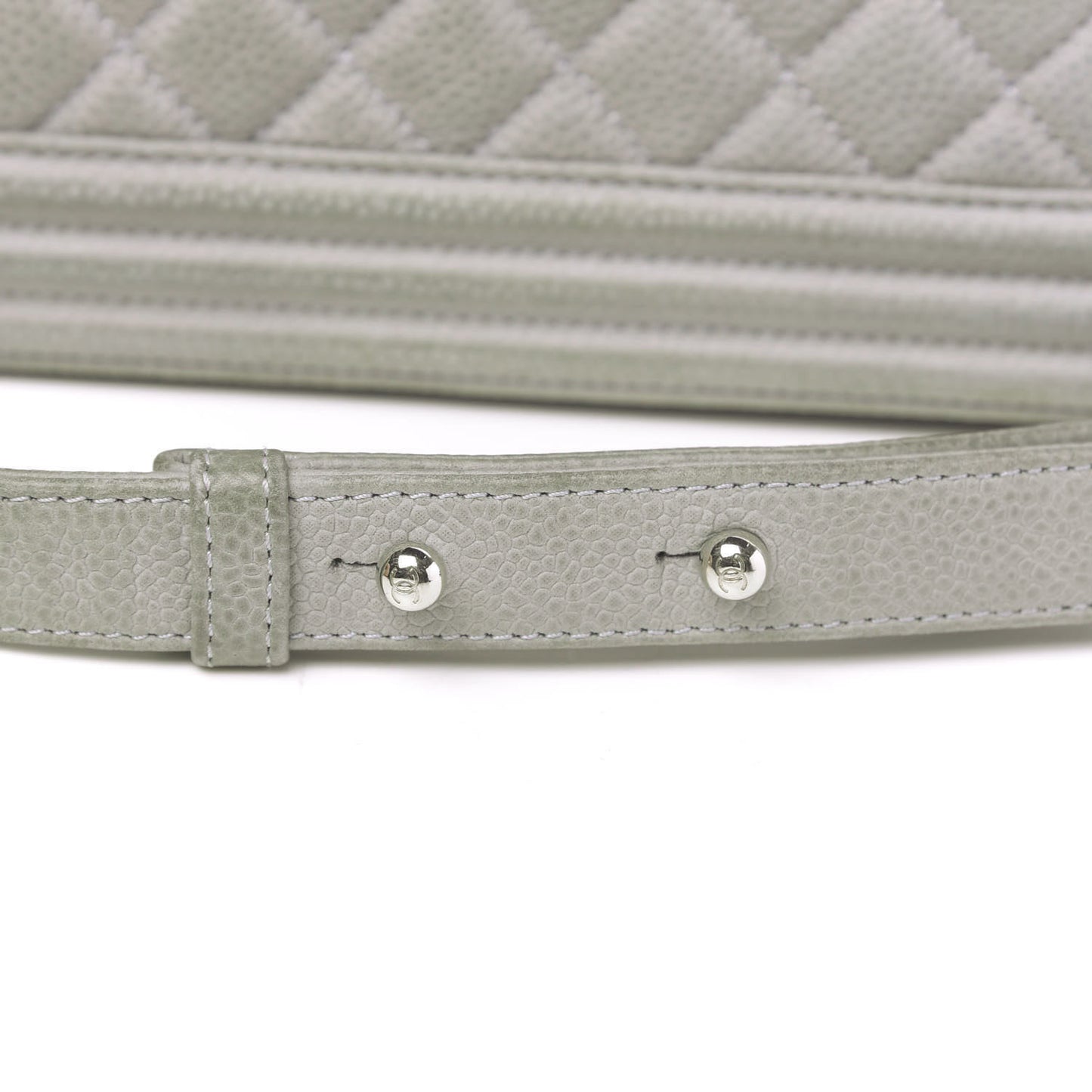 Iridescent Caviar Quilted Medium Boy Flap Grey