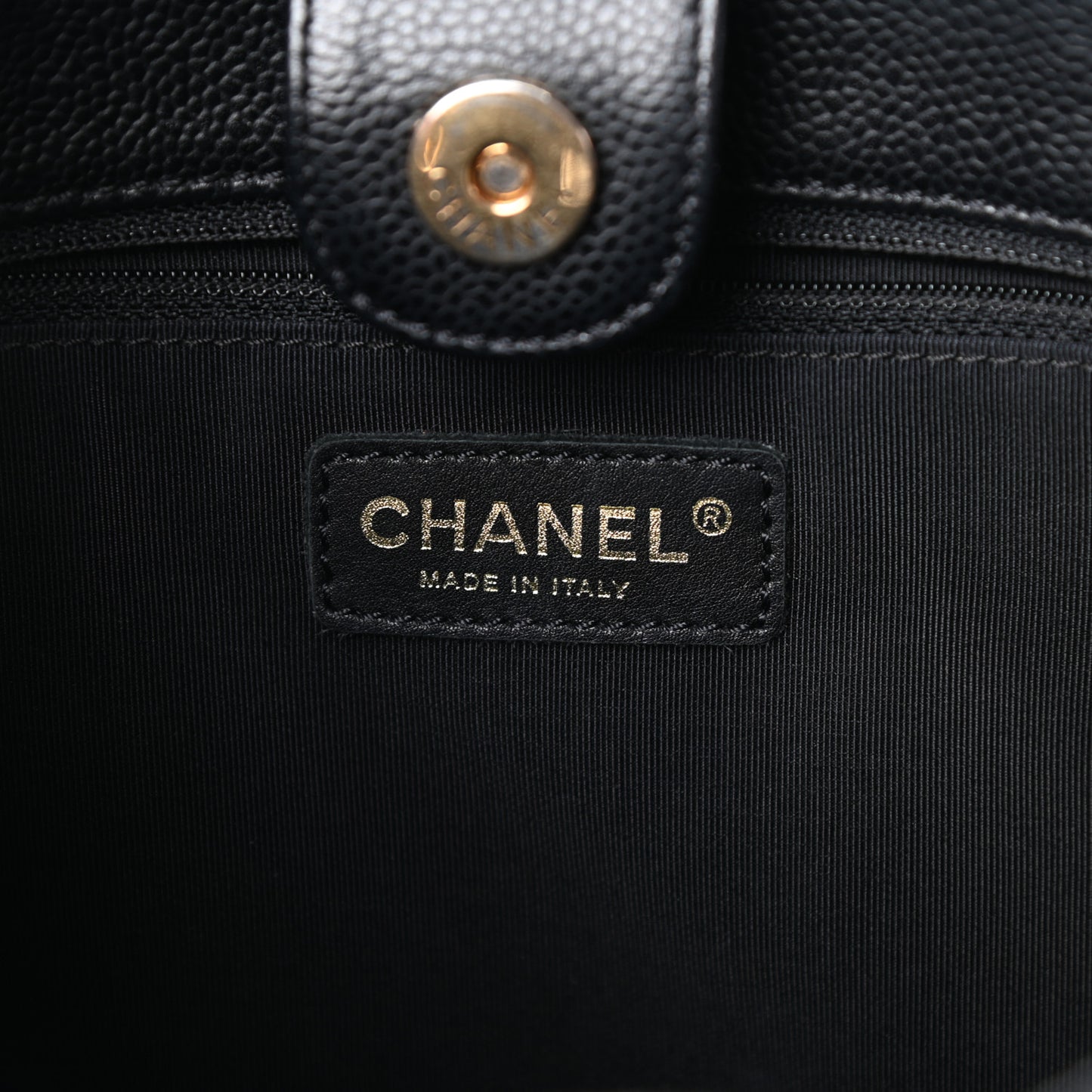 Caviar Quilted Petit Shopping Tote PST Black