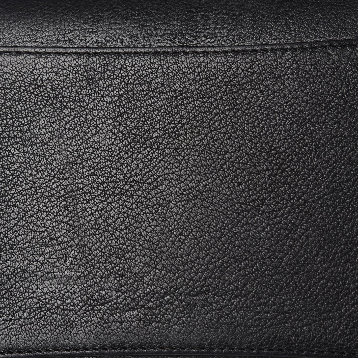 Sugar Goatskin Medium Antigona Black