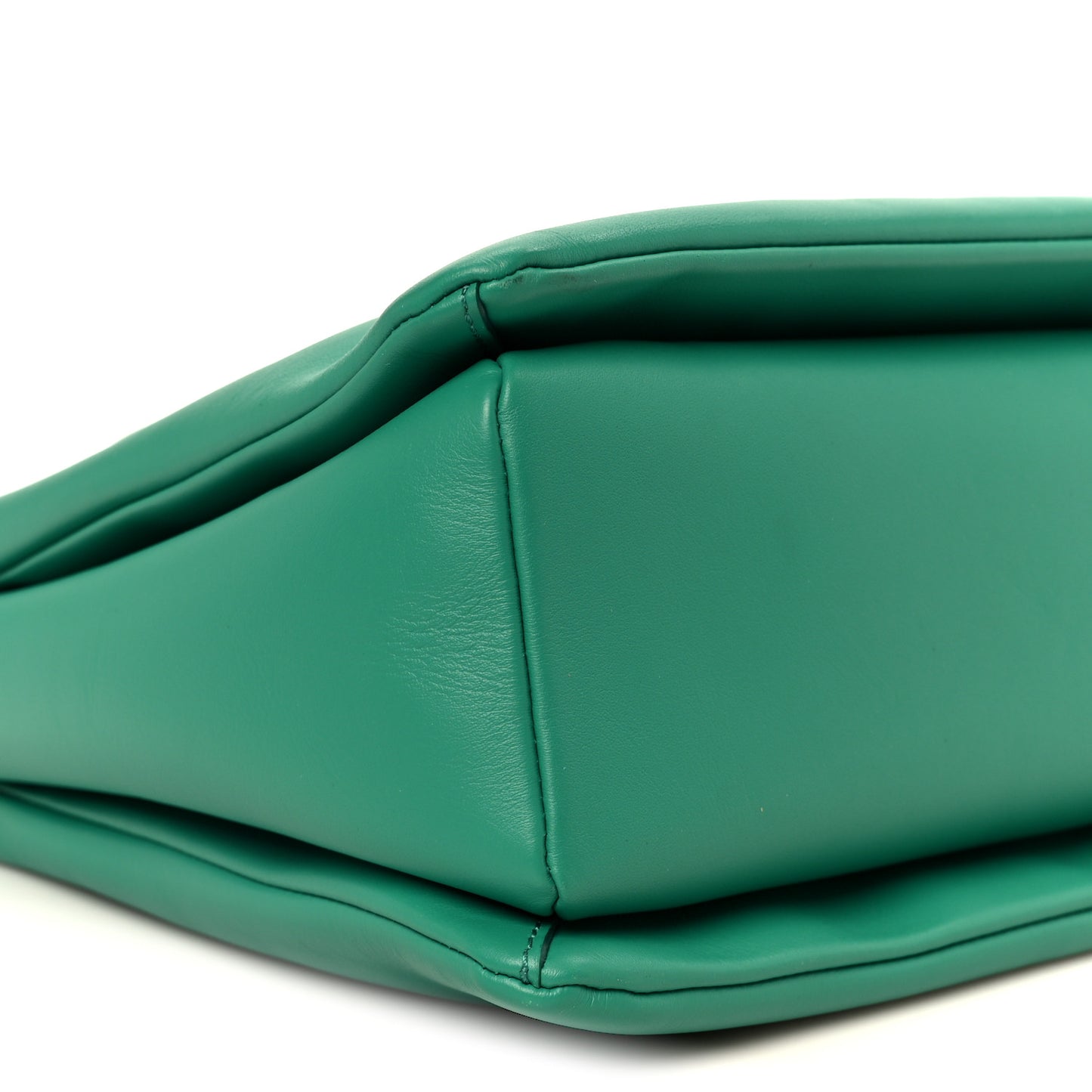 Calfskin Mode Travia Medium Shoulder Bag Green