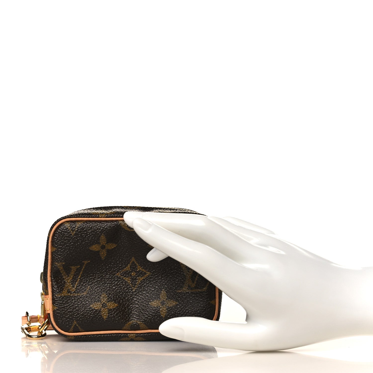 Louis Vuitton Monogram Wapity 2 of 9