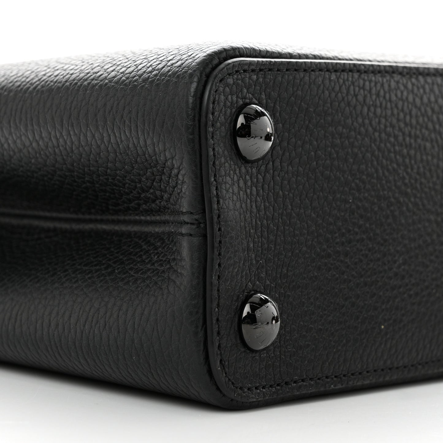 Taurillon Capucines BB Matte Black