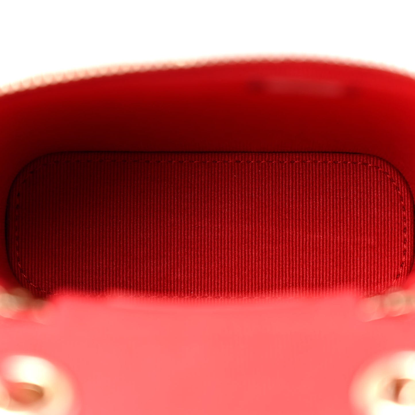 Caviar Quilted Small Vertical Coco Beauty Vanity Case With Chain Red
