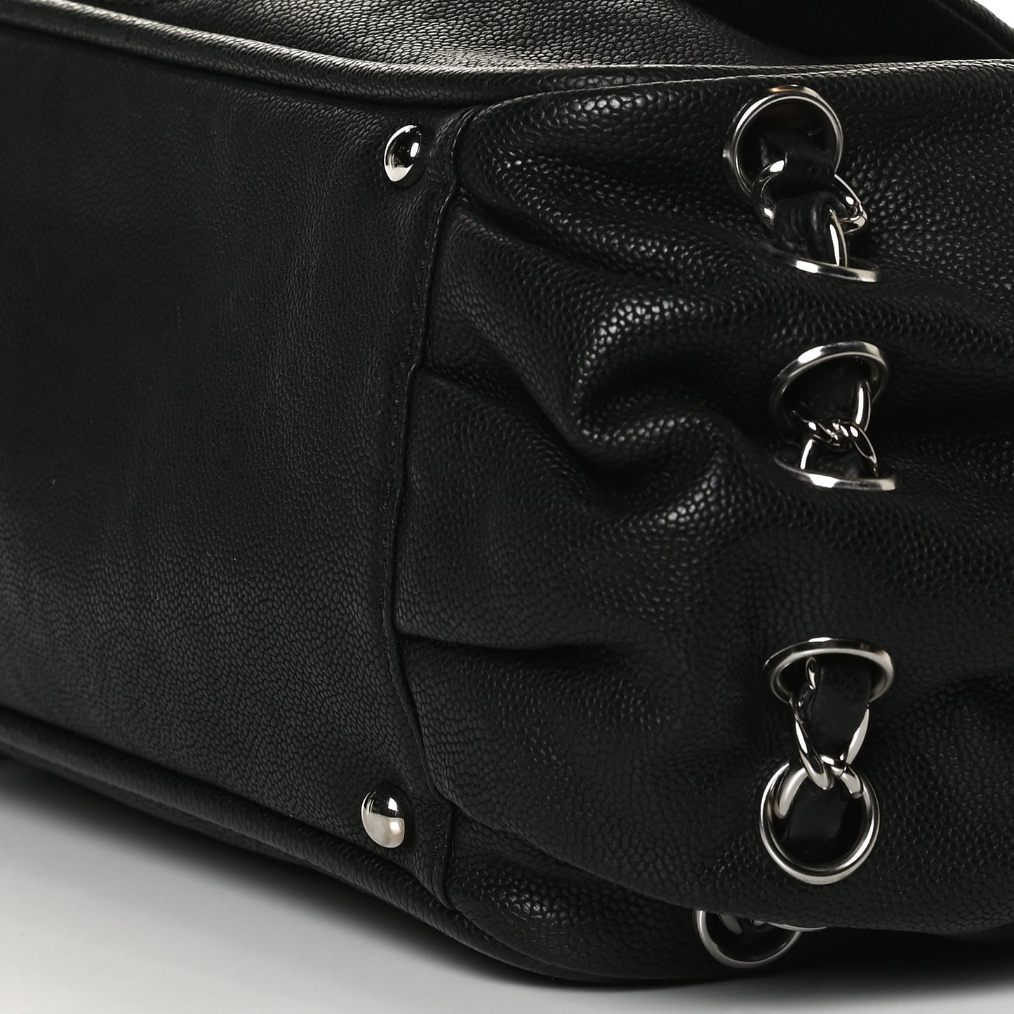 Caviar Diagonal Ligne Flap Black