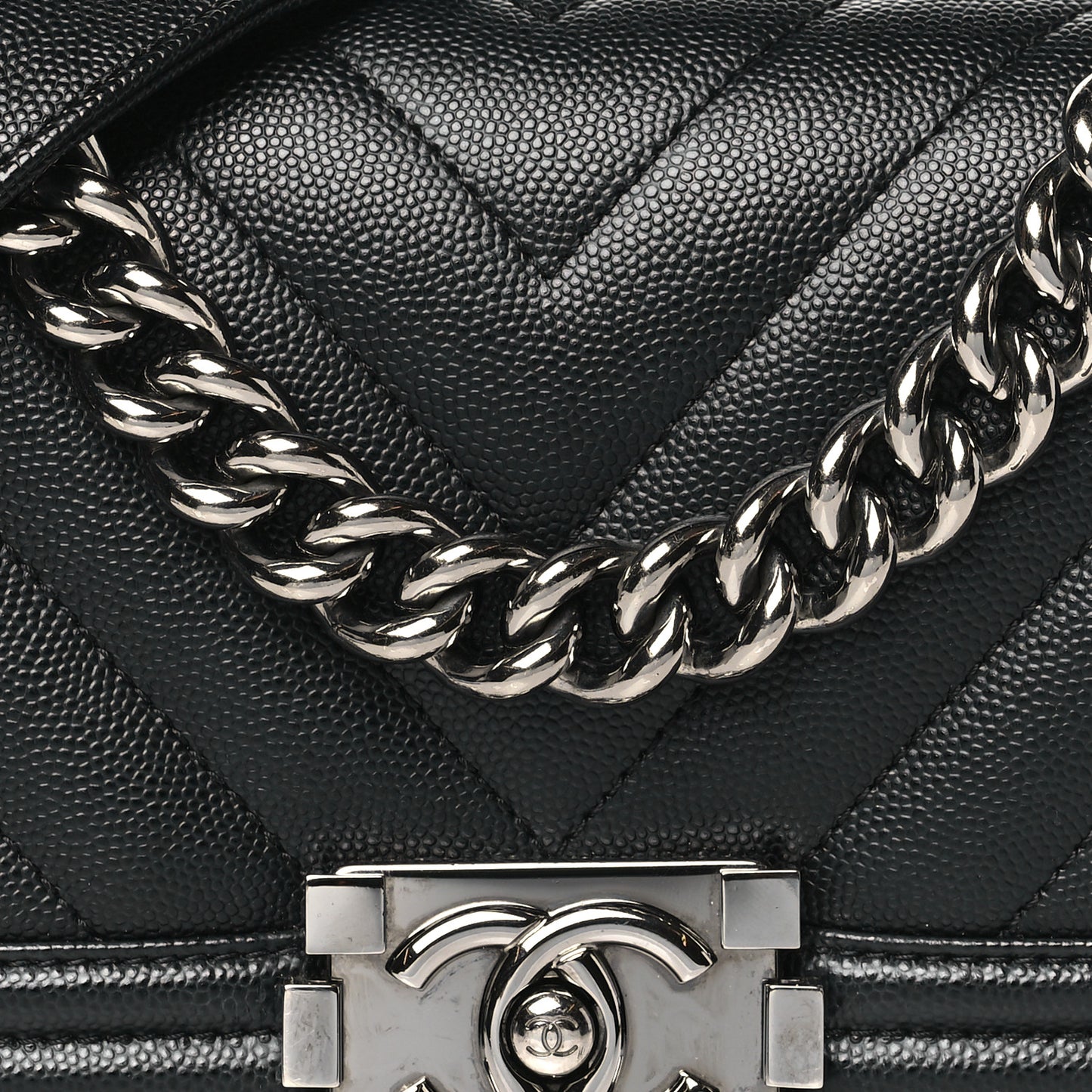 Caviar Chevron Quilted Small Boy Flap Black