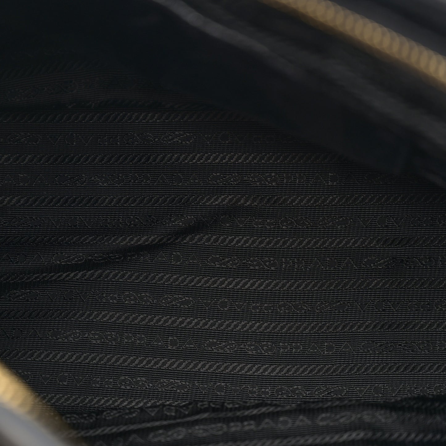 Vitello Shine Satchel Black