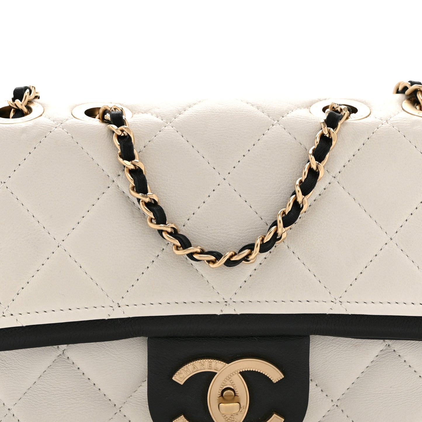 Lambskin Quilted Small Graphic Flap White Black