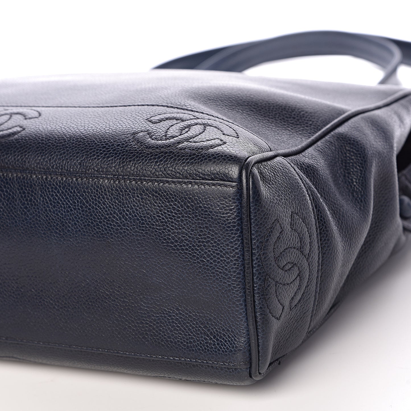 Caviar CC Shoulder Bag Navy Blue
