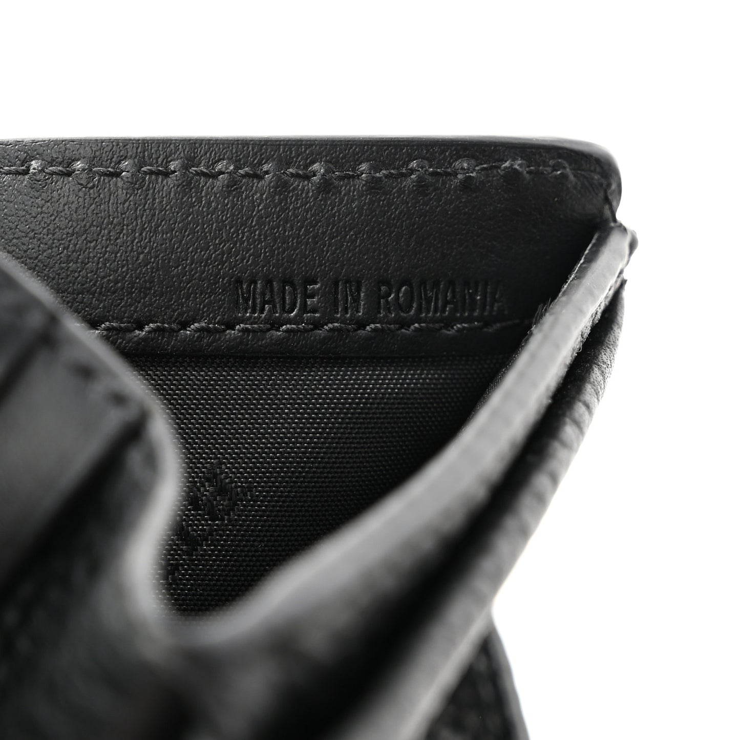 Soft Grained Calfskin Logo Embossed Lakeside Wallet Black