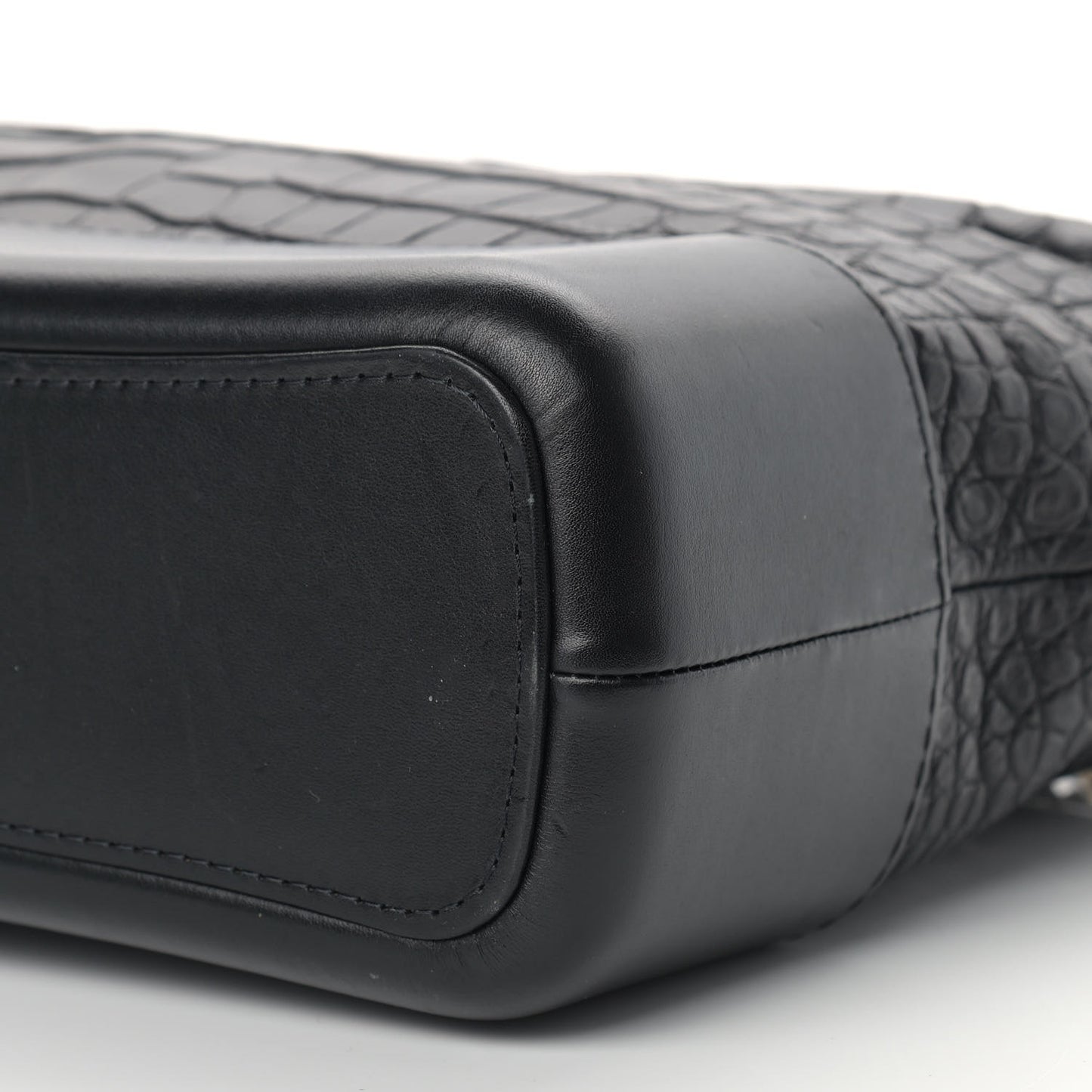 Alligator Medium Gabrielle Hobo Black
