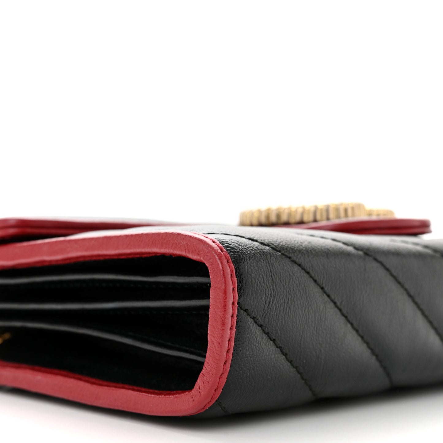 Vintage Effect Calfskin Matelasse Diagonal Torchon GG Marmont Chain Wallet Black Romantic Cherry