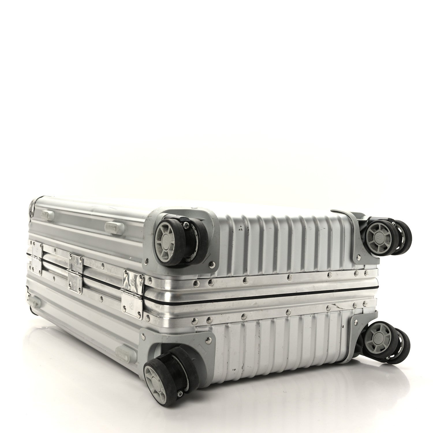 Rimowa Aluminum Classic Cabin Silver 1418212 – FASHIONPHILE