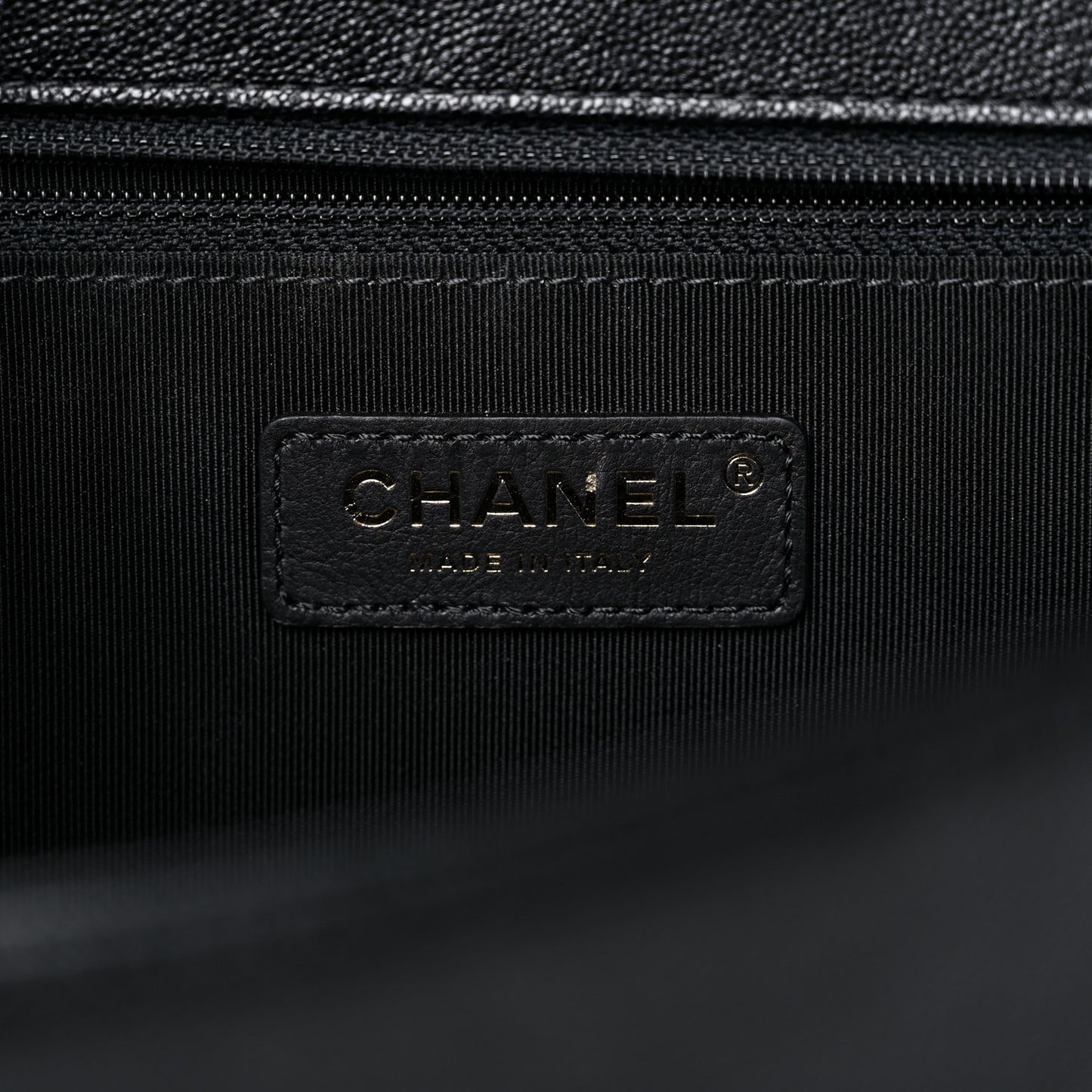 Caviar Chevron Quilted New Medium Boy Flap Black