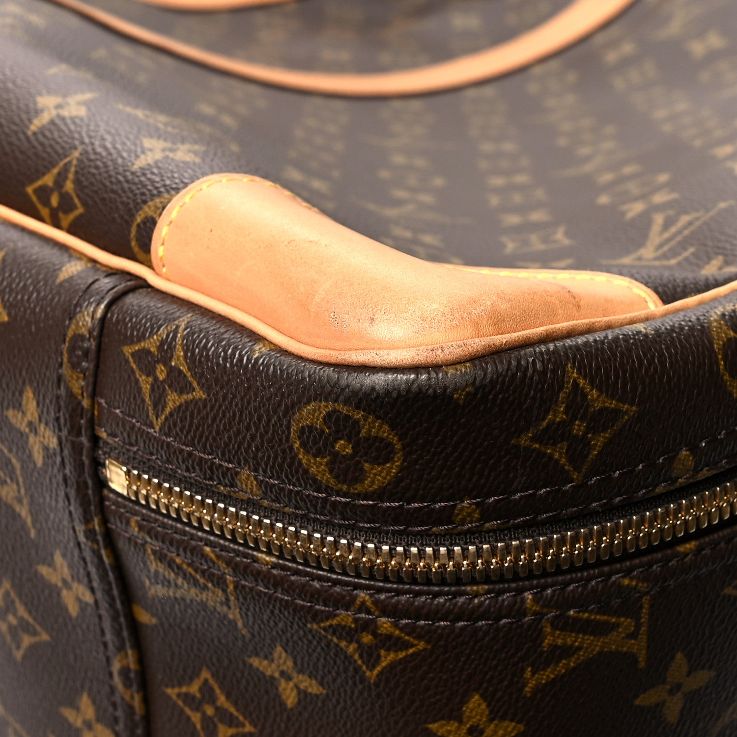 Louis Vuitton Monogram Sirius 70 11 of 18