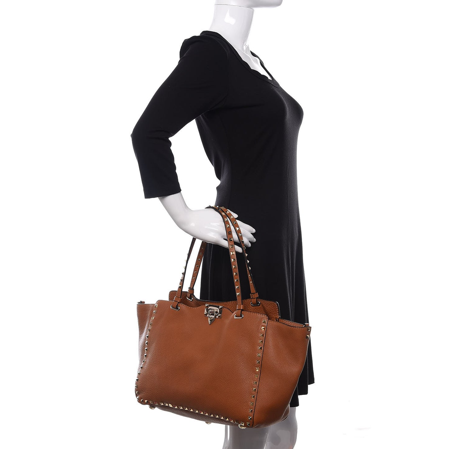 Pebbled Calfskin Medium Rockstud Tote Light Cuir