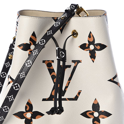 Louis Vuitton Monogram Giant Jungle NéoNoé Ivory 7 of 9