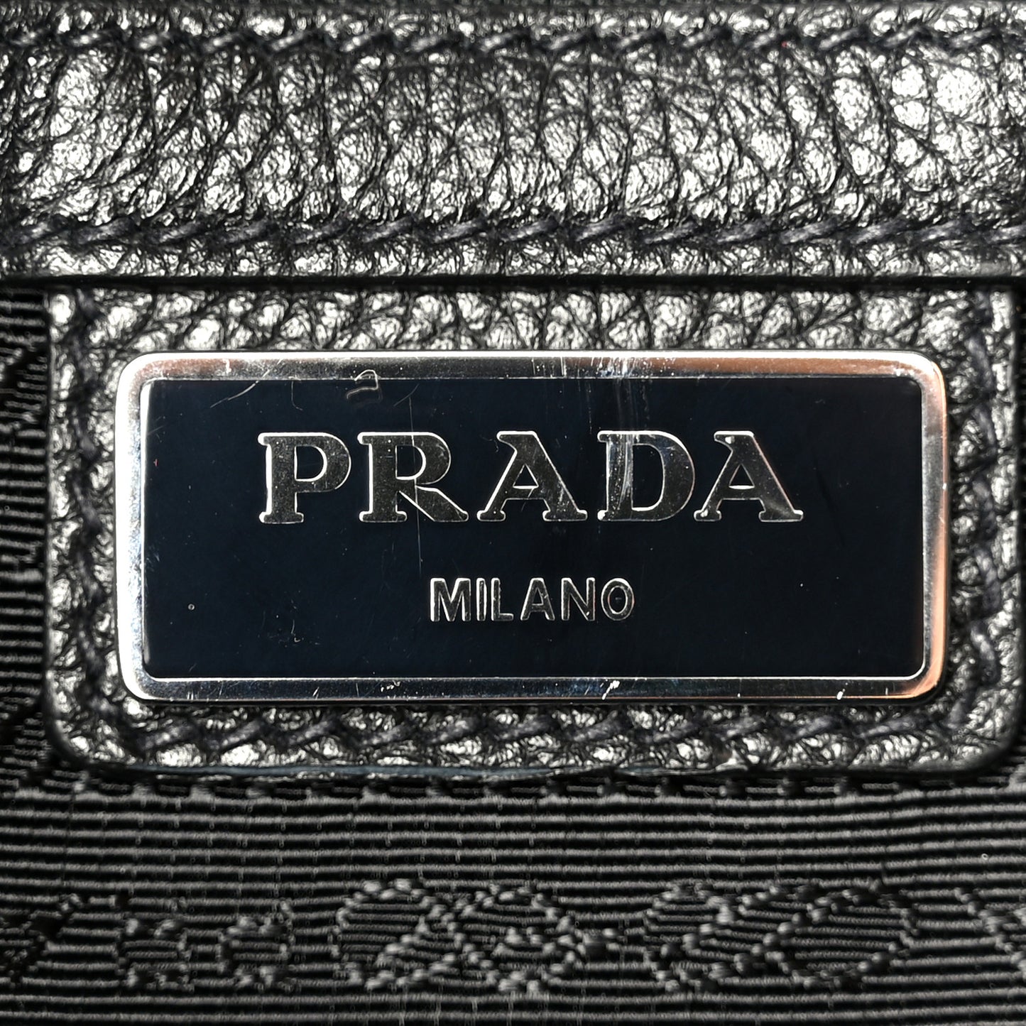 Vitello Daino Zip Shoulder Bag Black