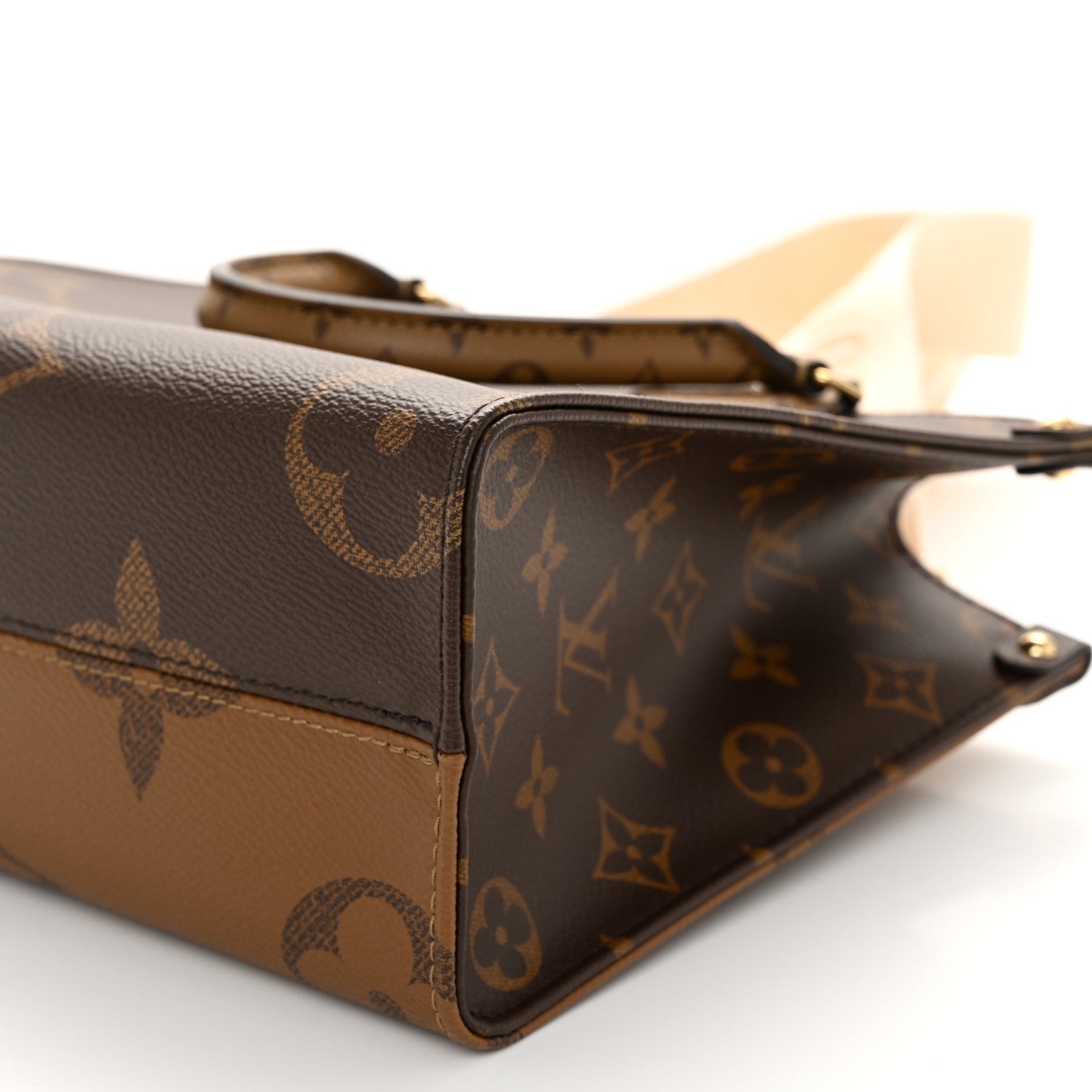 Louis Vuitton Reverse Monogram Giant Onthego PM 9 of 11