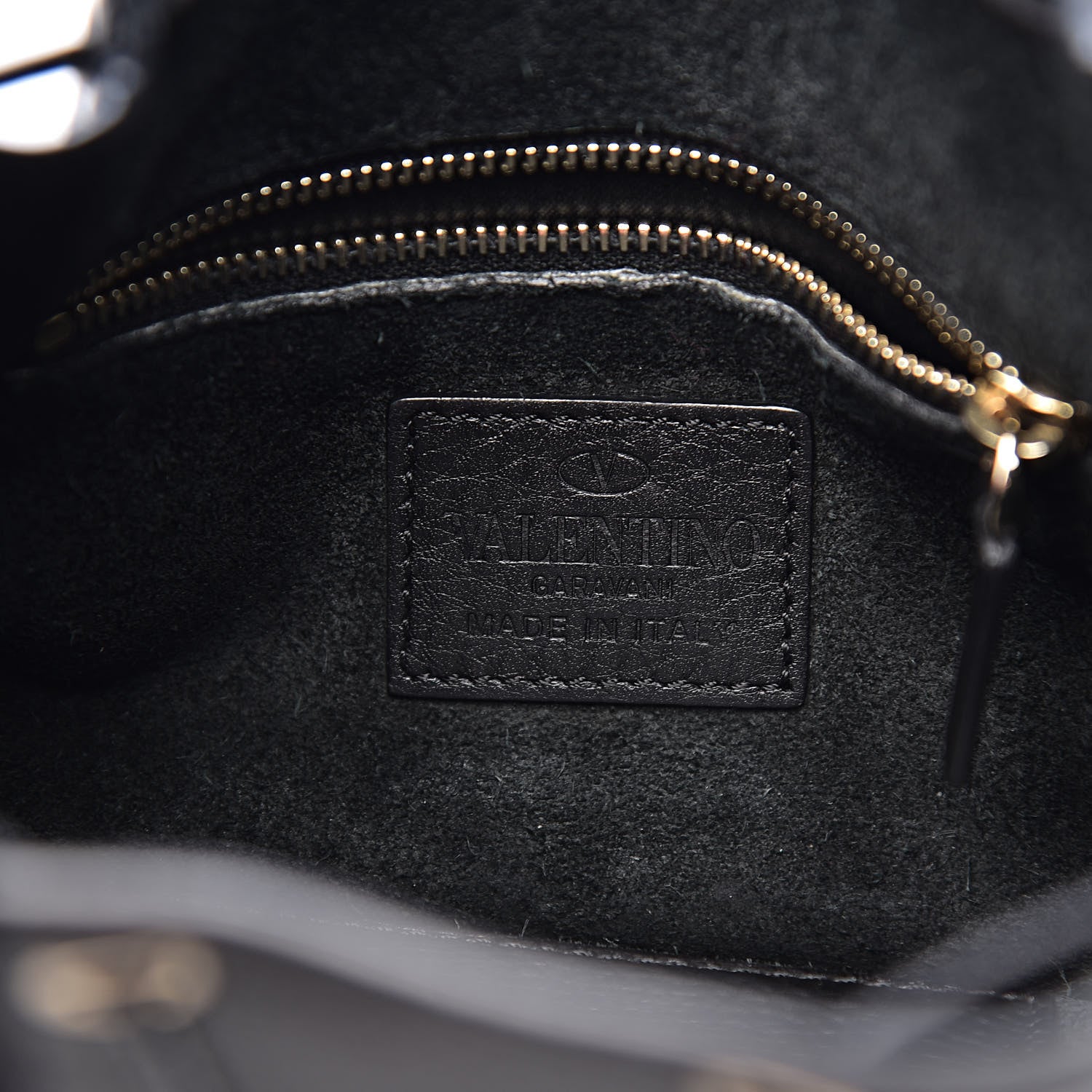 Valentino Garavani Grained Calfskin Rockstud Bucket Bag Black 6 of 9