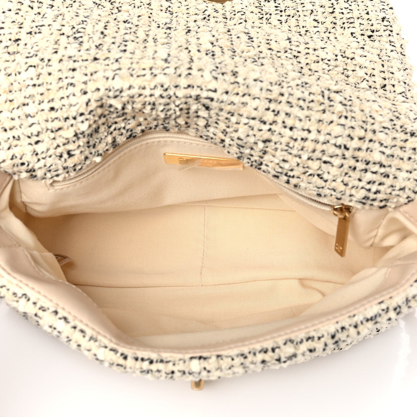 Tweed Quilted Medium Chanel 19 Flap Ecru Black