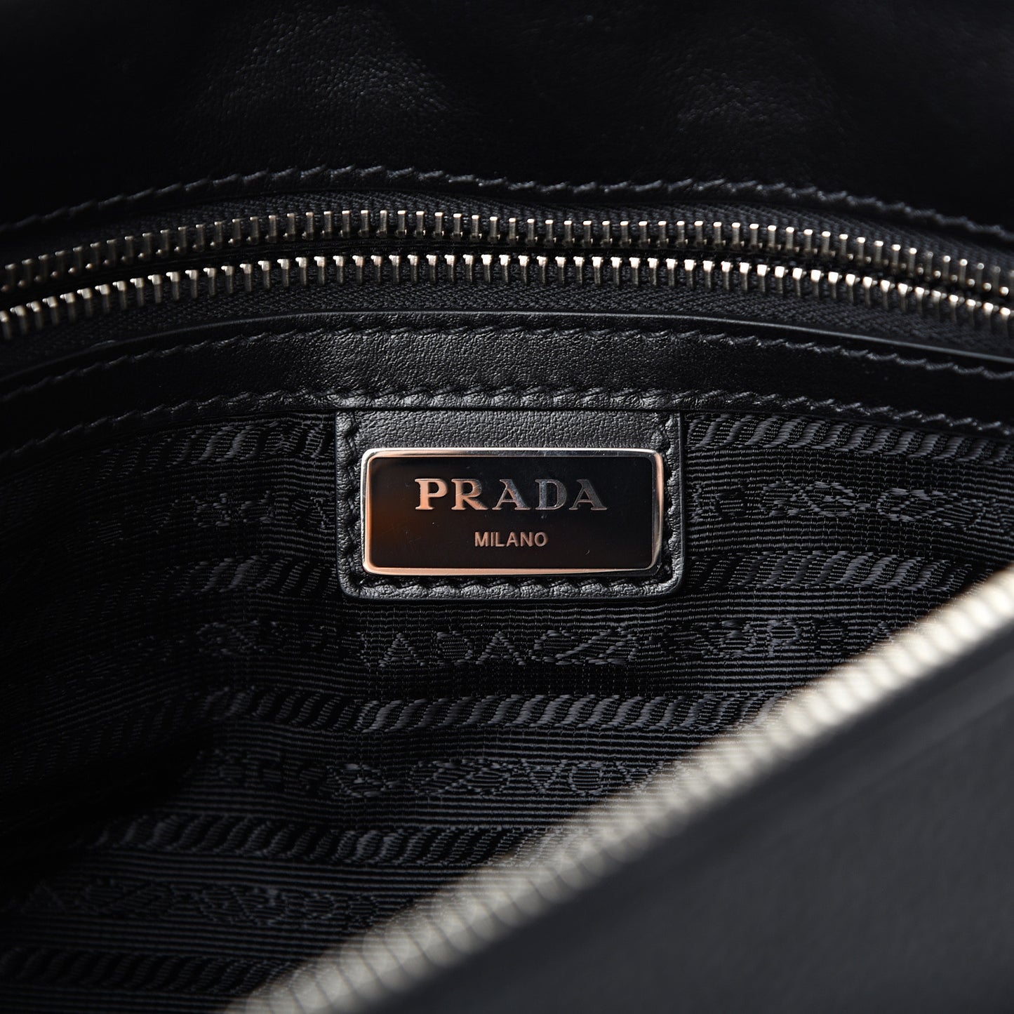 Vitello Phenix Messenger Satchel Black
