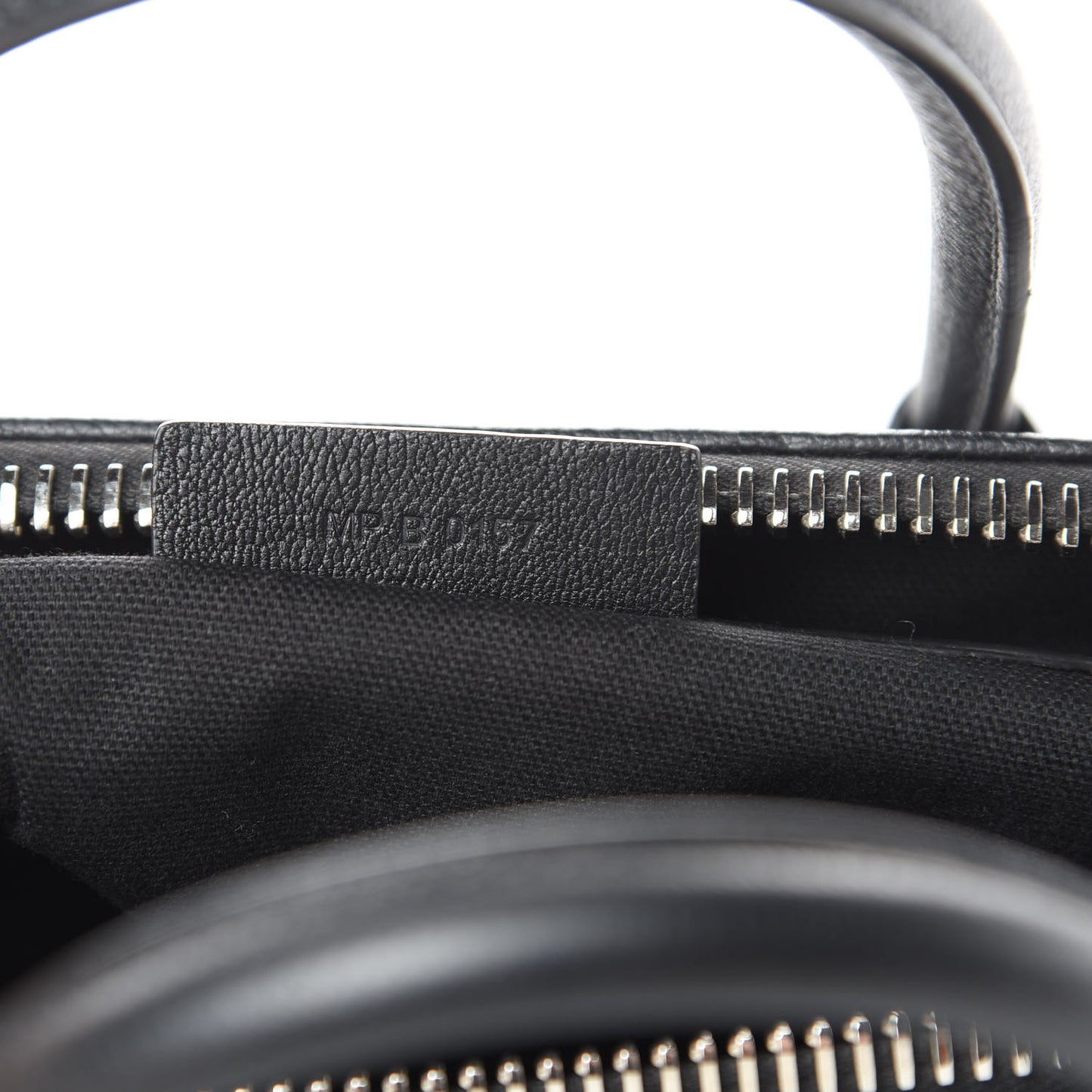 Sugar Goatskin Medium Antigona Black