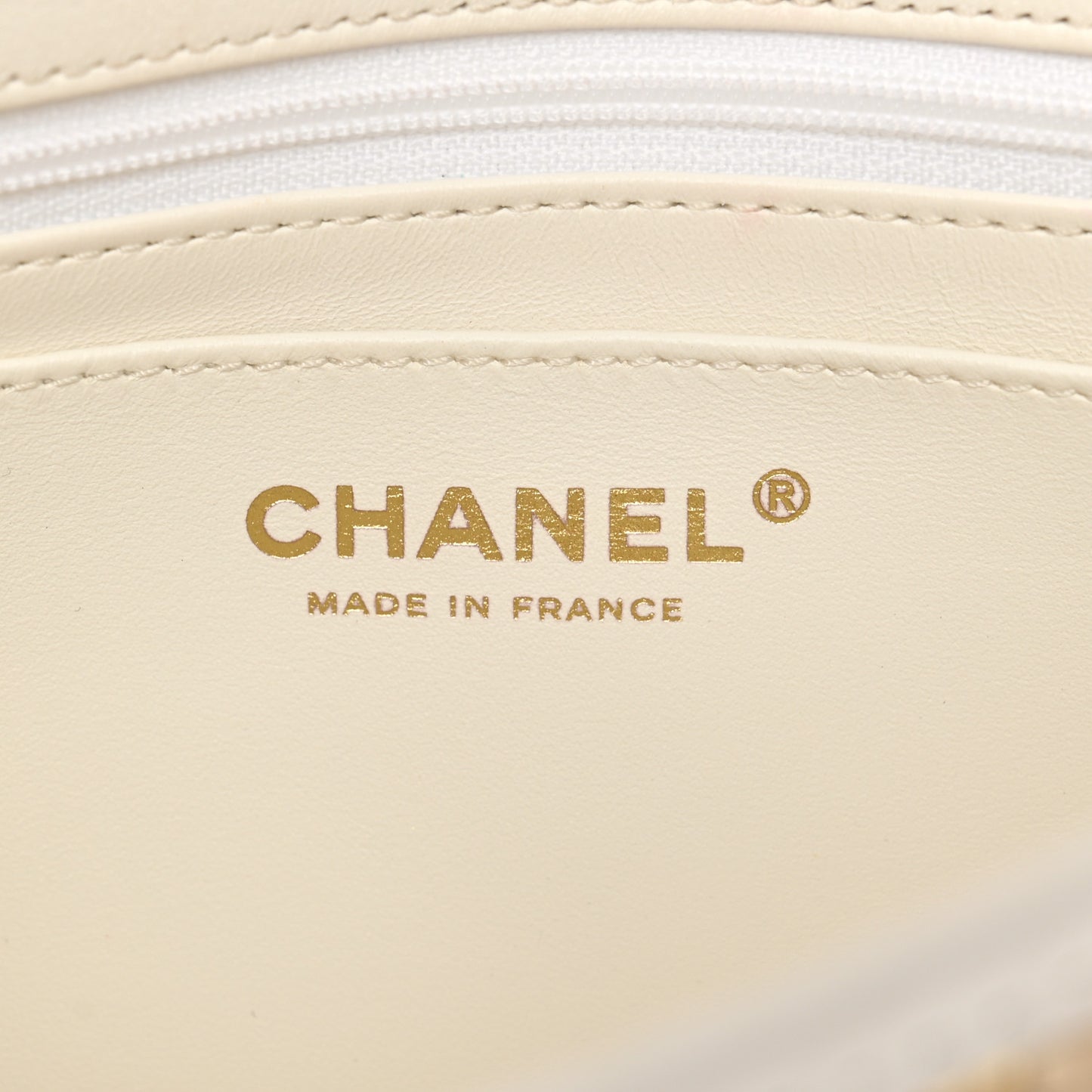 Metallic Lambskin Viscose Woven Flap Gold White