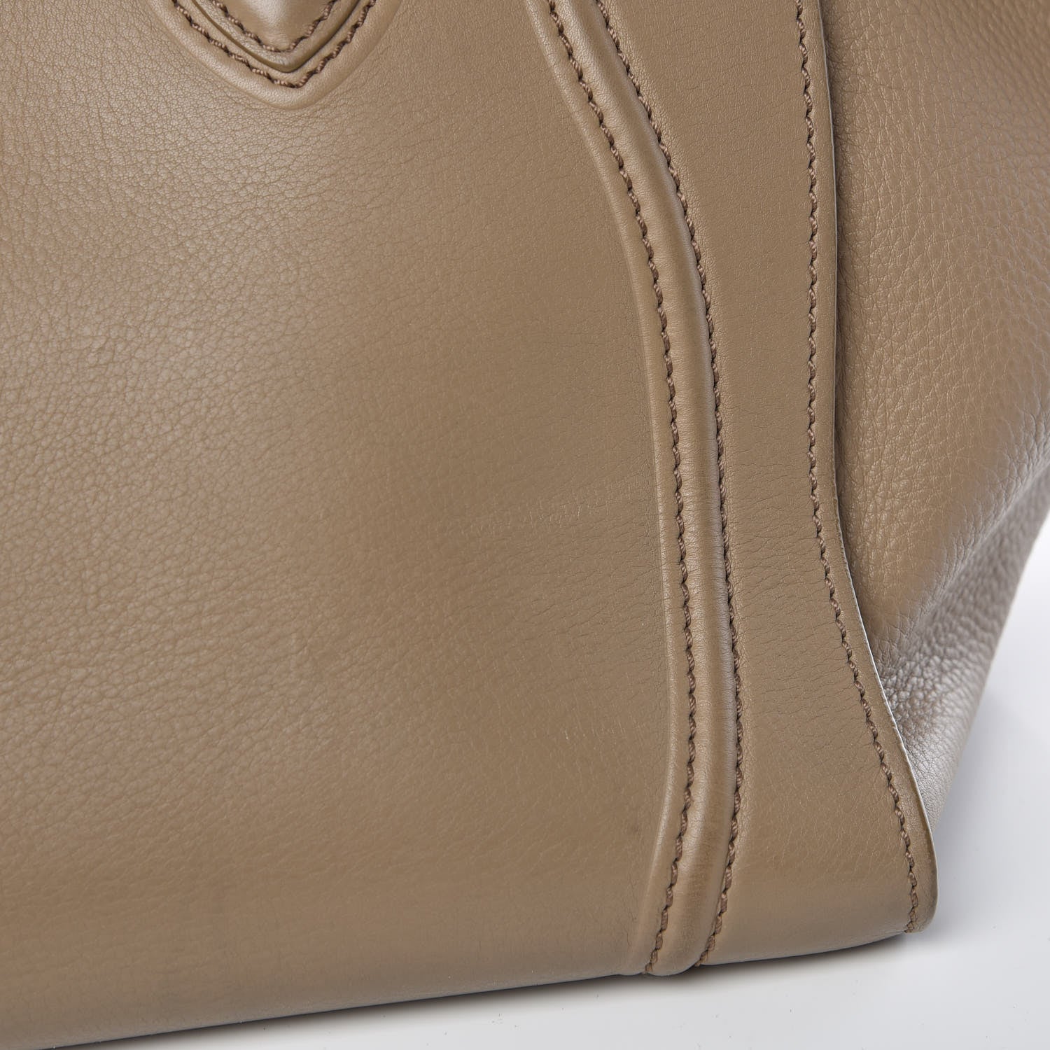 Celine Supple Calfskin Medium Phantom Luggage Beige 16 of 21