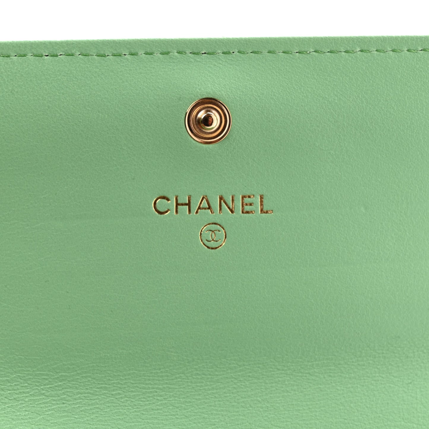 Lambskin Quilted Chanel 19 Flap Wallet Green