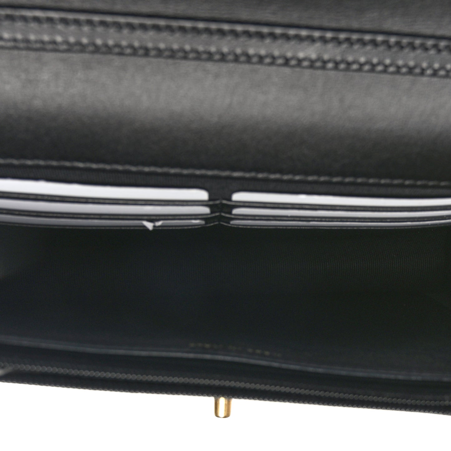 Pearly Caviar Quilted Fit For You Wallet On Chain WOC Black