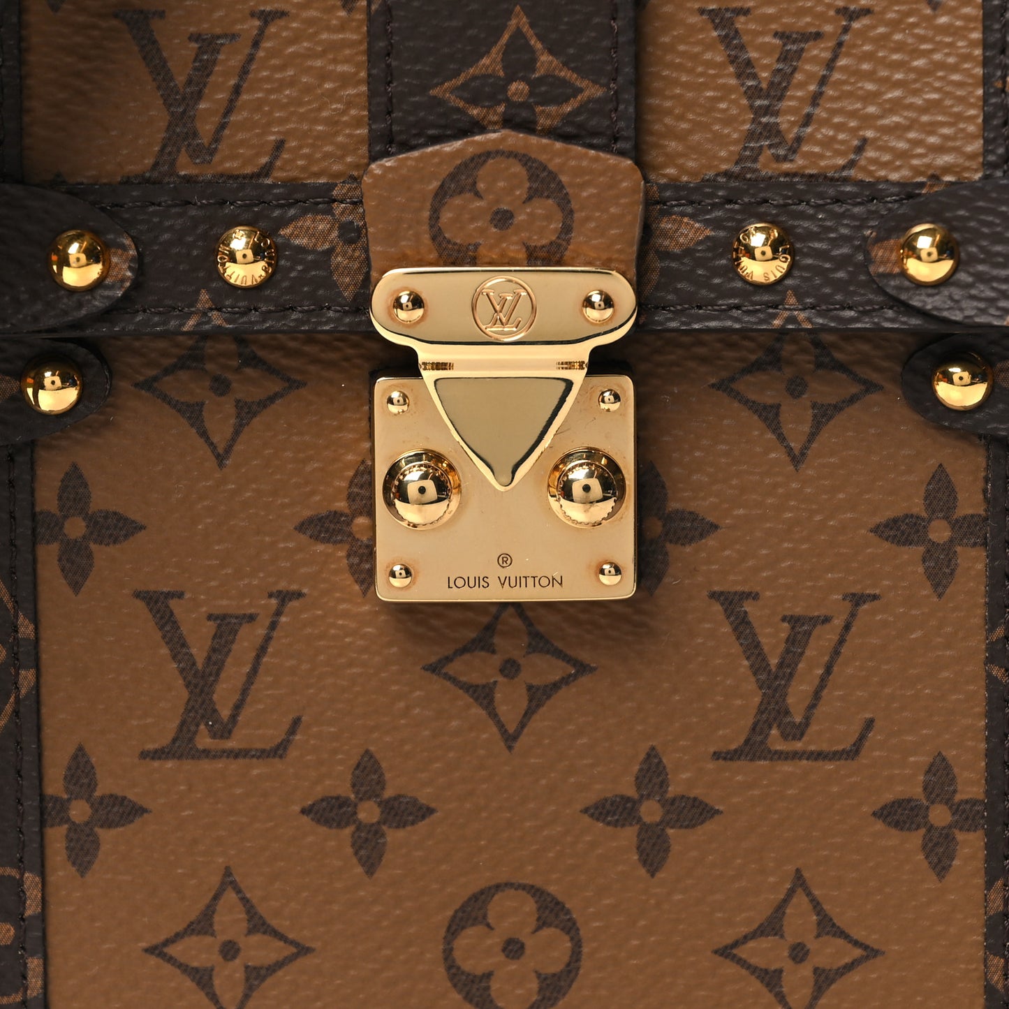 Reverse Monogram Pochette Trunk Verticale