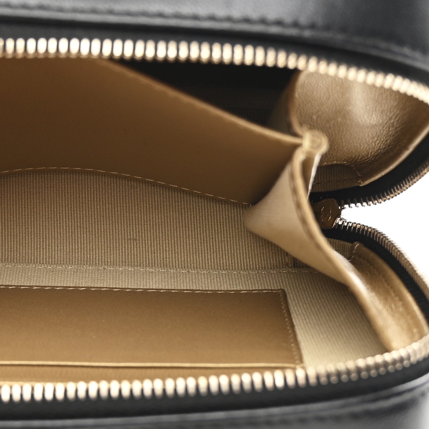 Lambskin Quilted CC Pearl Crush Camera Case Black