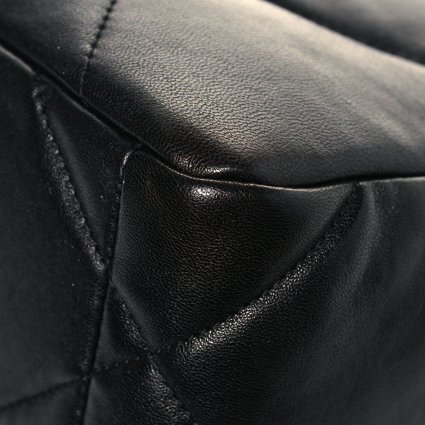 Lambskin Quilted Medium Chanel 19 Flap Black