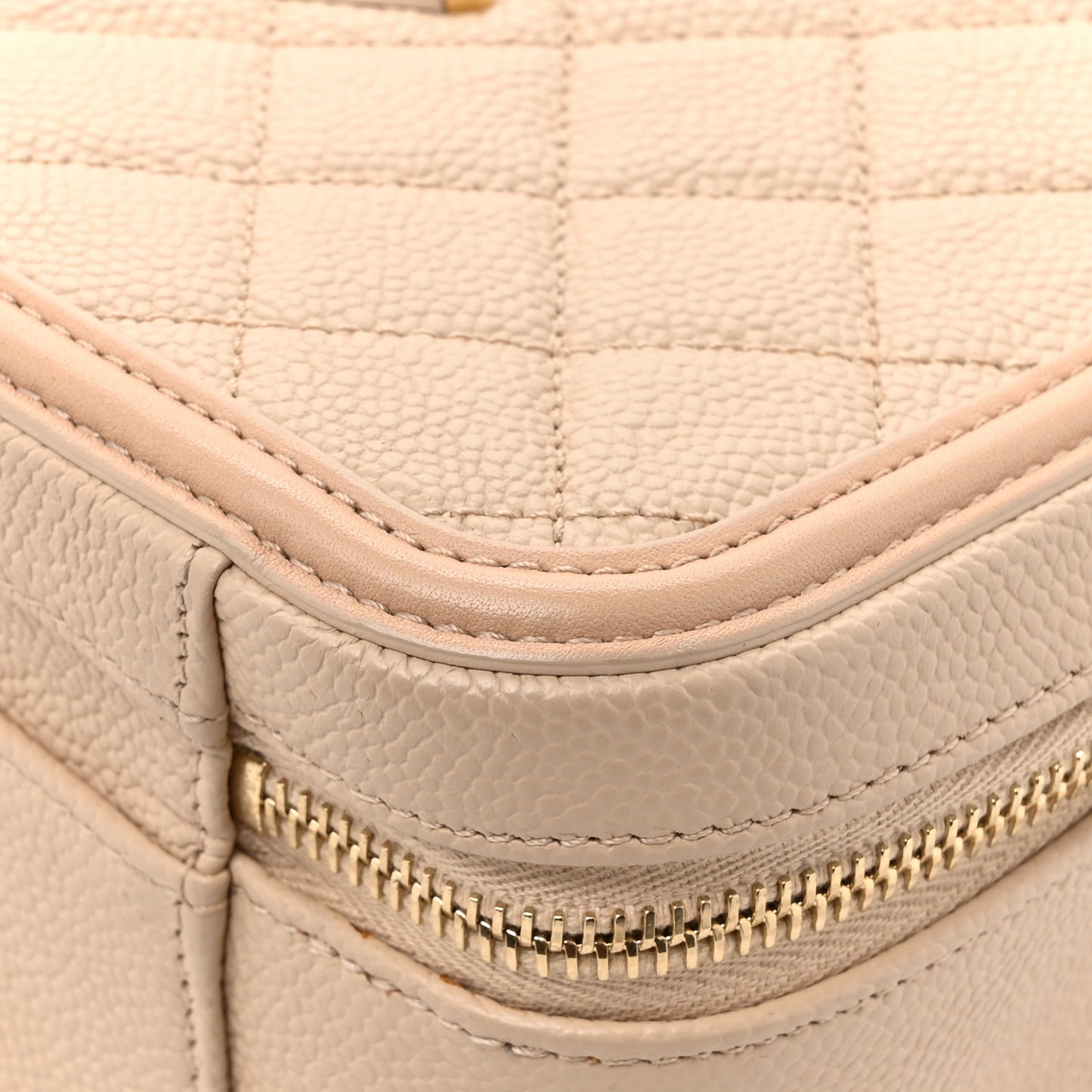 Caviar Quilted Large CC Filigree Vanity Case Beige