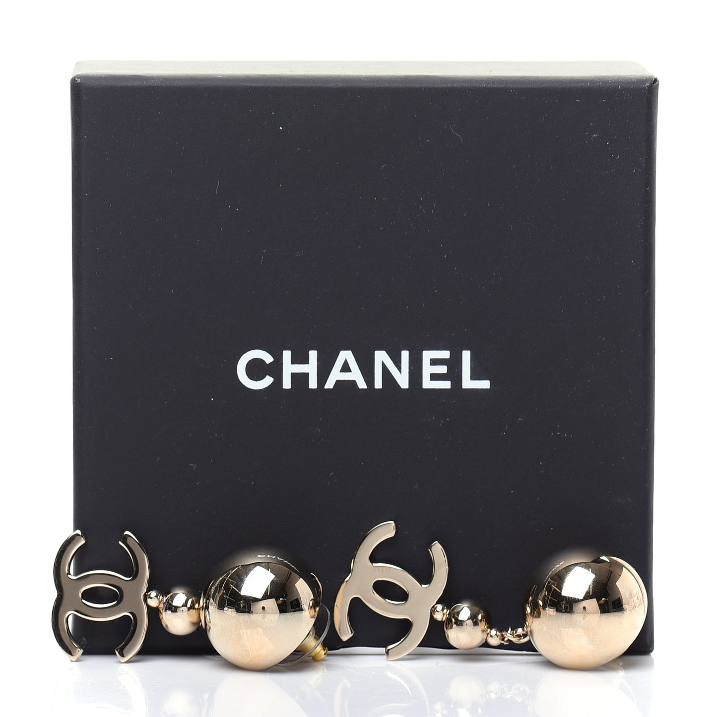 Metal CC Drop Earrings Gold