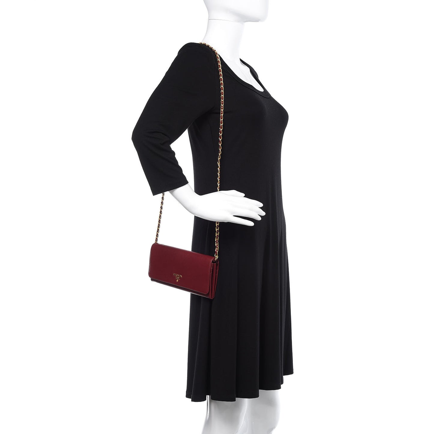 Saffiano Metal Oro Chain Wallet Cherry