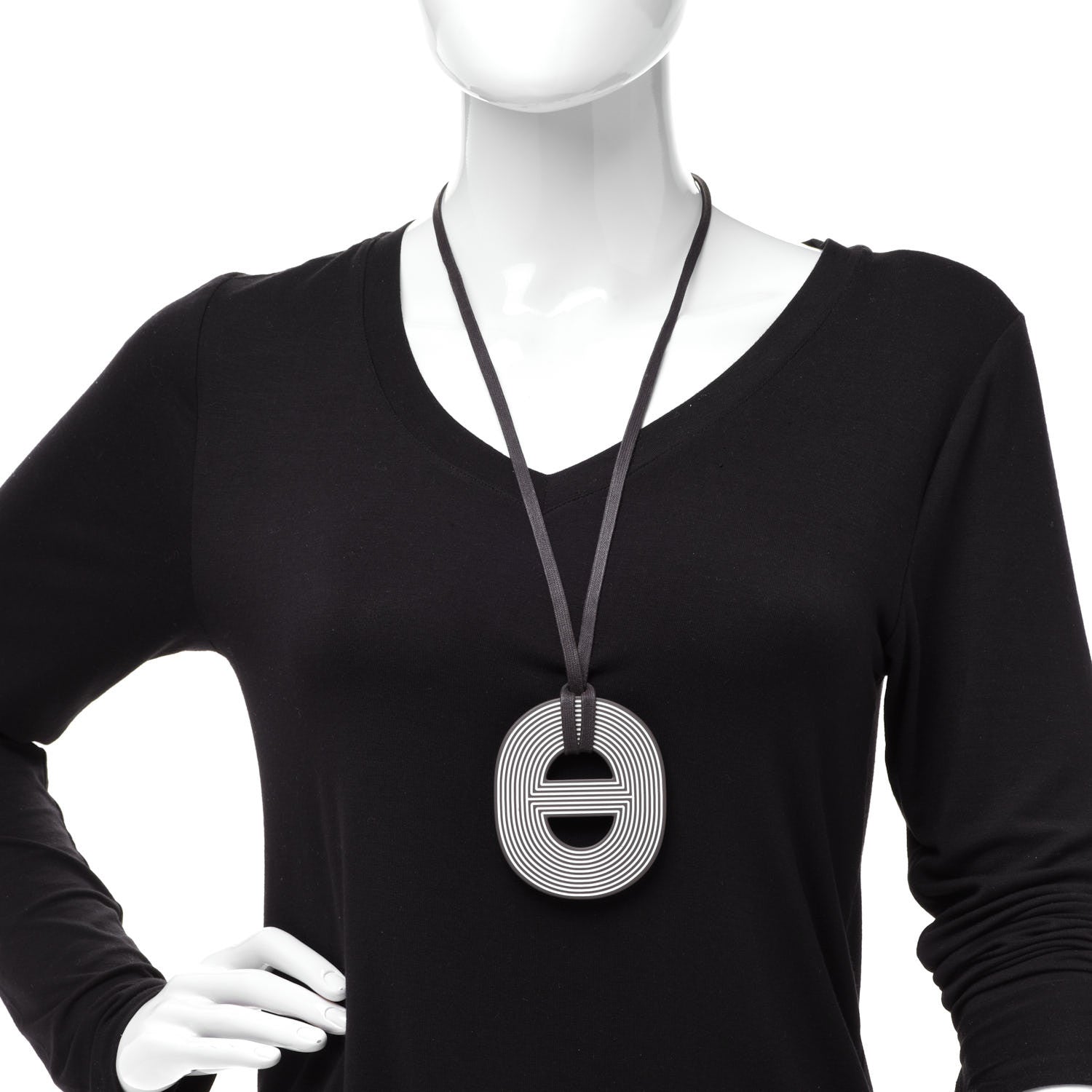 Hermes Lacquered Wood Fidelio Grave Necklace Black 3 of 5
