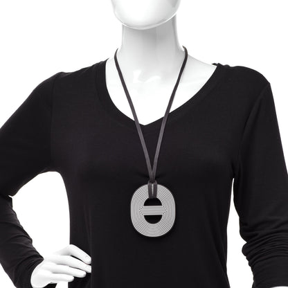 Hermes Lacquered Wood Fidelio Grave Necklace Black 3 of 5