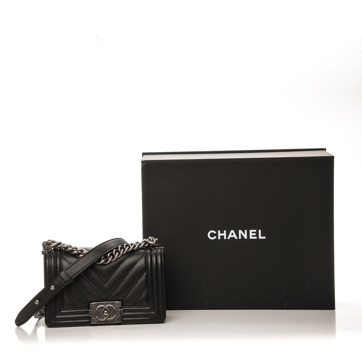 Caviar Chevron Quilted Small Boy Flap Black