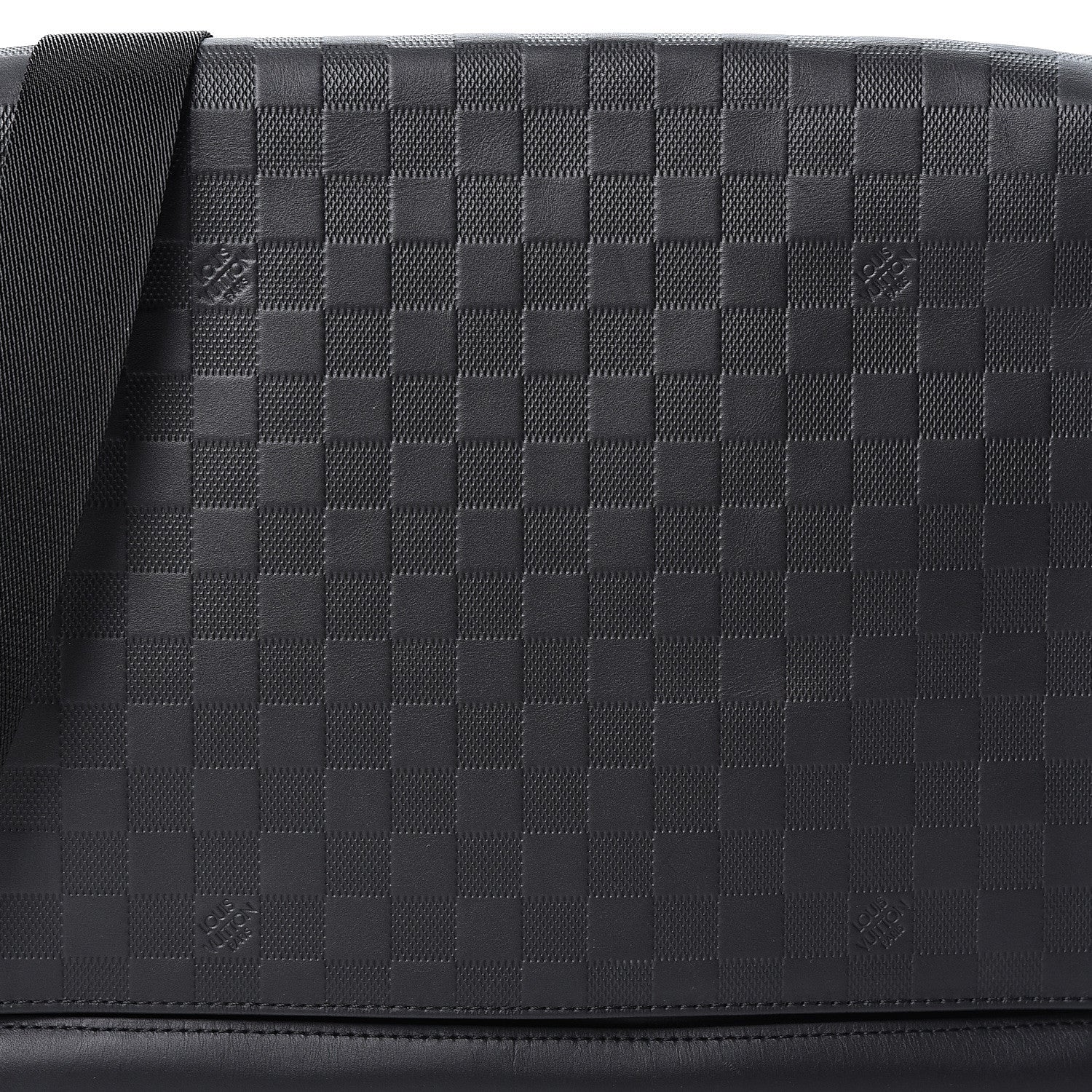 Louis Vuitton Damier Infini District MM Onyx 6 of 9