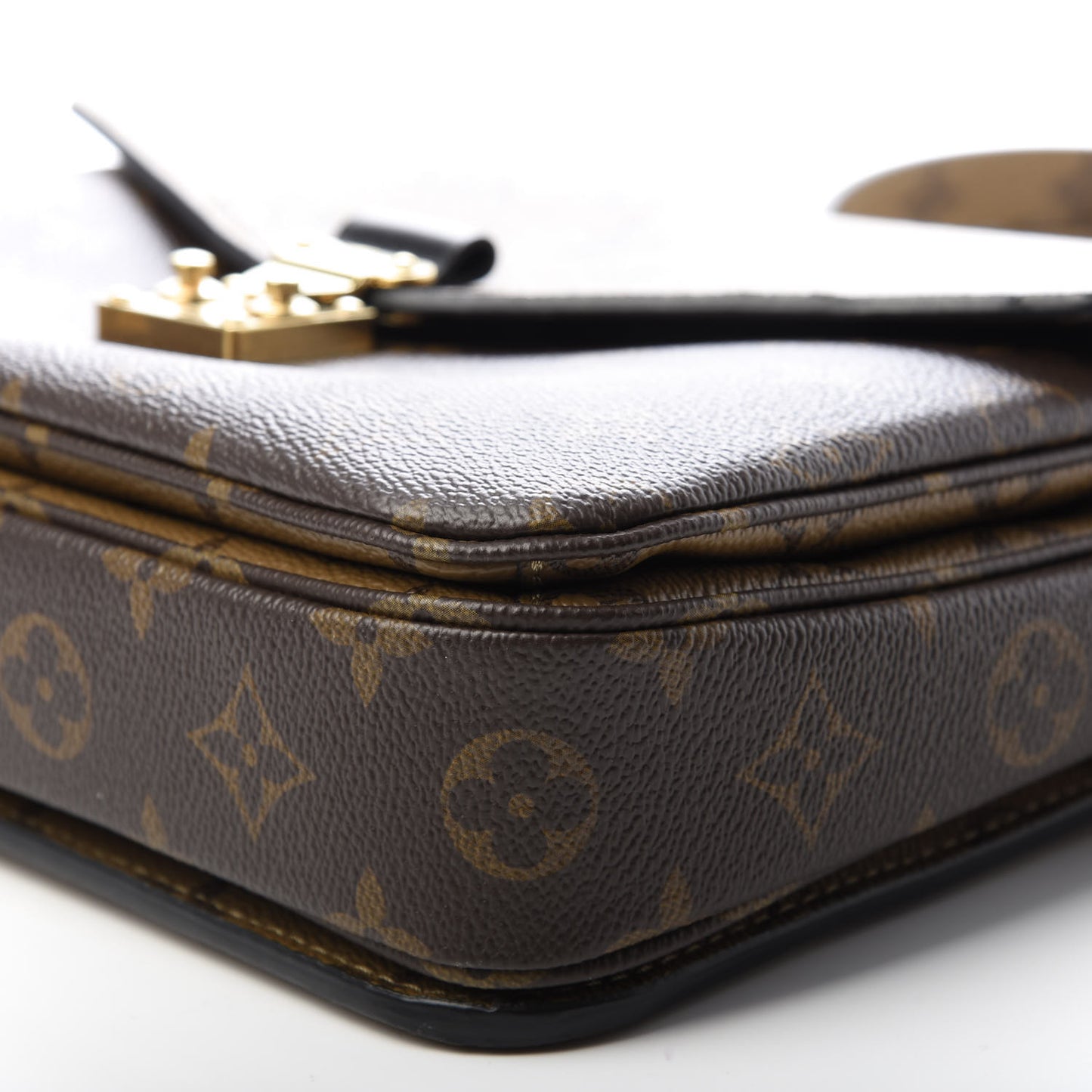 Reverse Monogram Pochette Metis