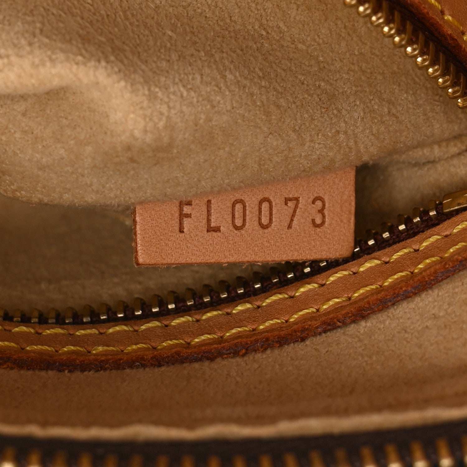 Louis Vuitton Monogram Looping MM 7 of 10